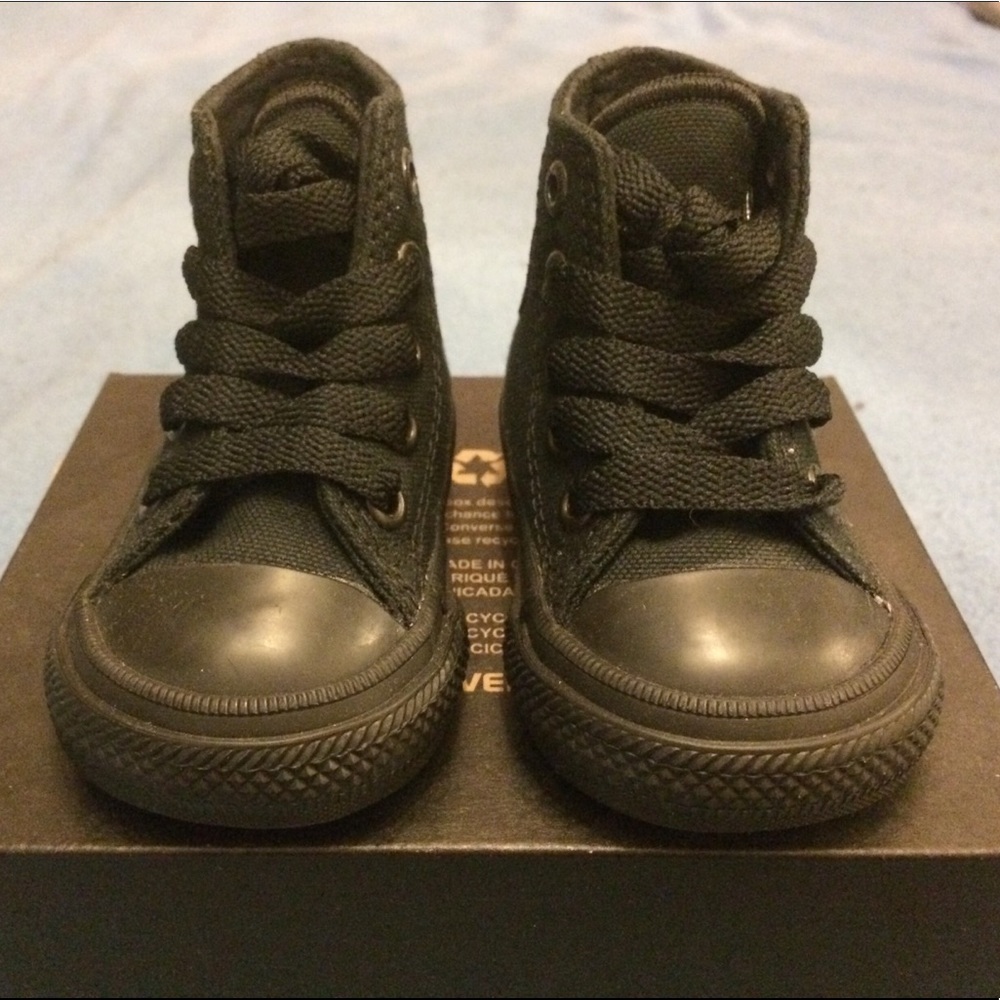 Baby Converse - Picture 2 of 4